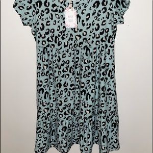 Short sleeve leopard print dress
